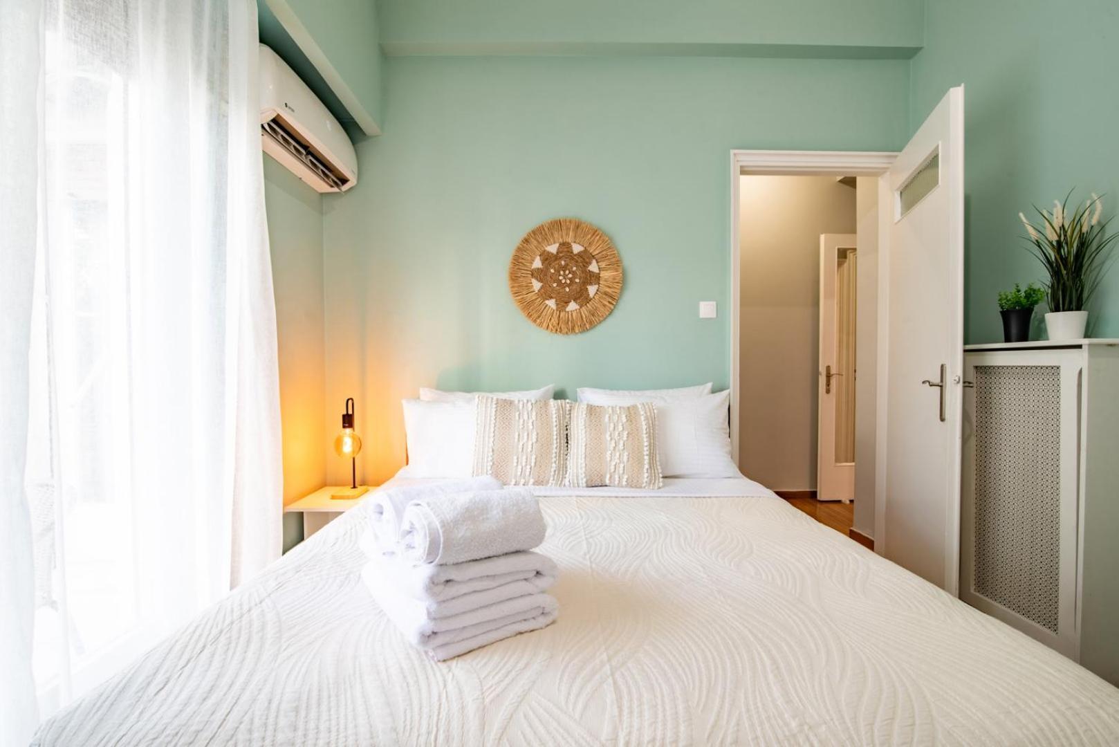 Plaka Historical Center Retreat *